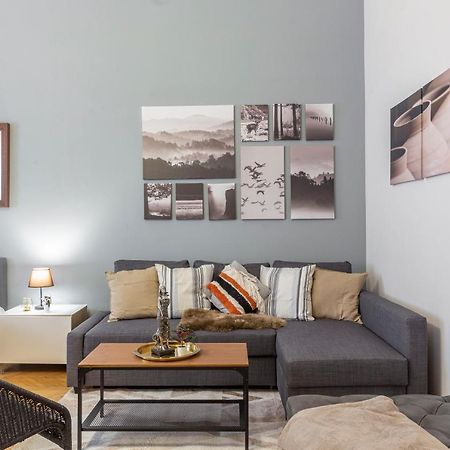 Spacious & Cozy Downtown Apartment With Balcony Budapest Eksteriør billede