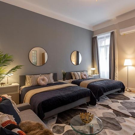 Spacious & Cozy Downtown Apartment With Balcony Budapest Eksteriør billede