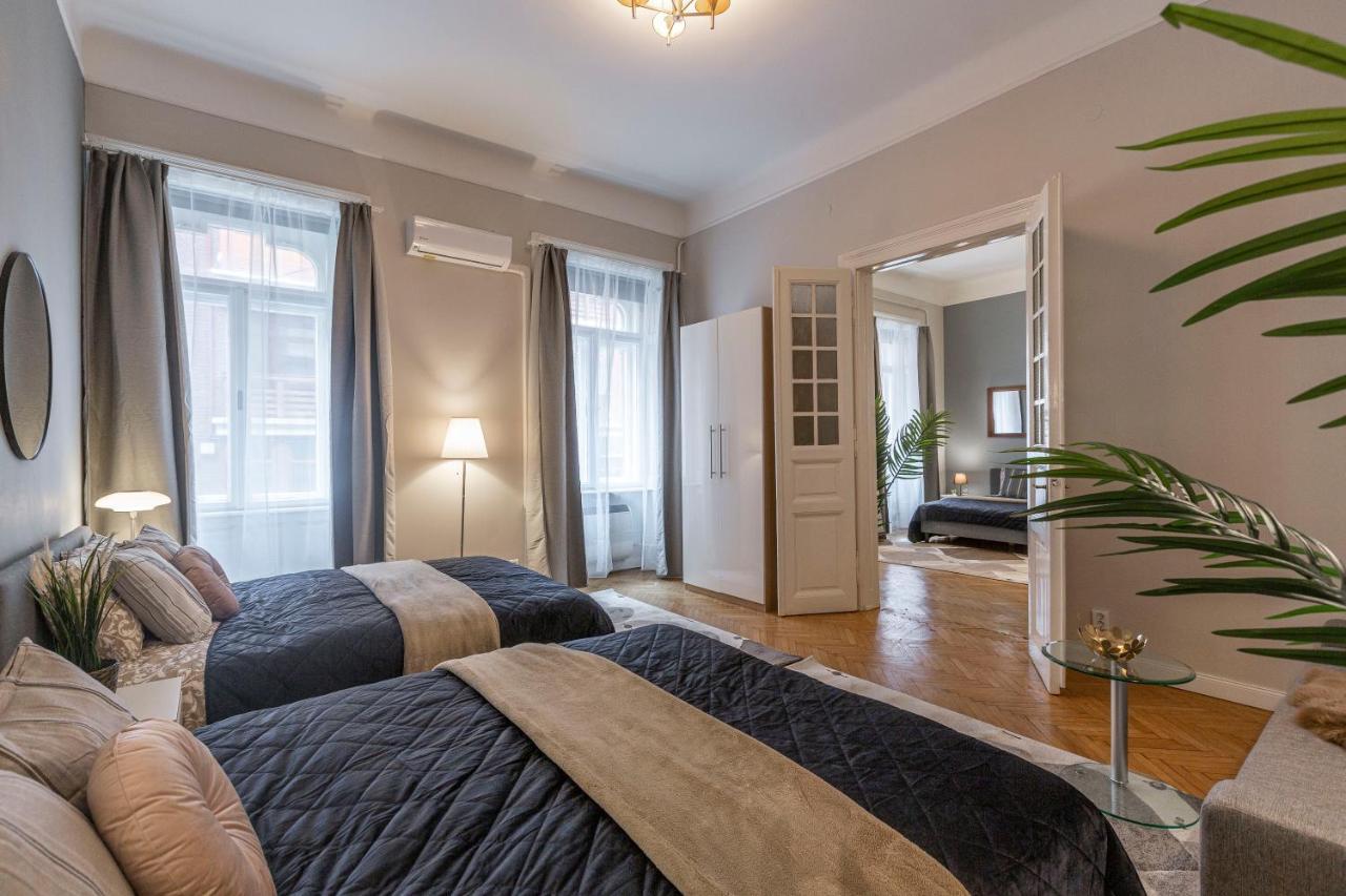 Spacious & Cozy Downtown Apartment With Balcony Budapest Eksteriør billede