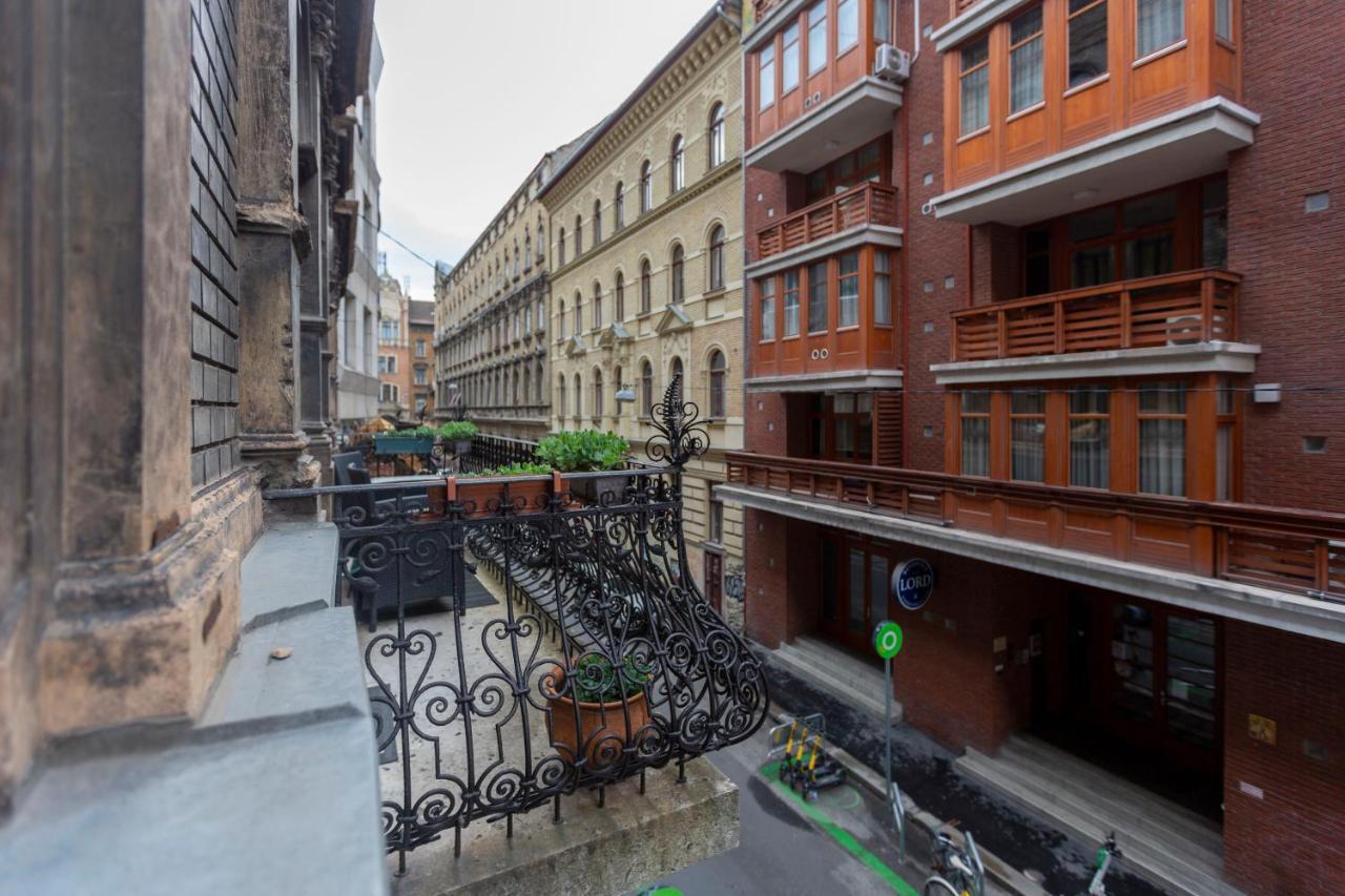 Spacious & Cozy Downtown Apartment With Balcony Budapest Eksteriør billede