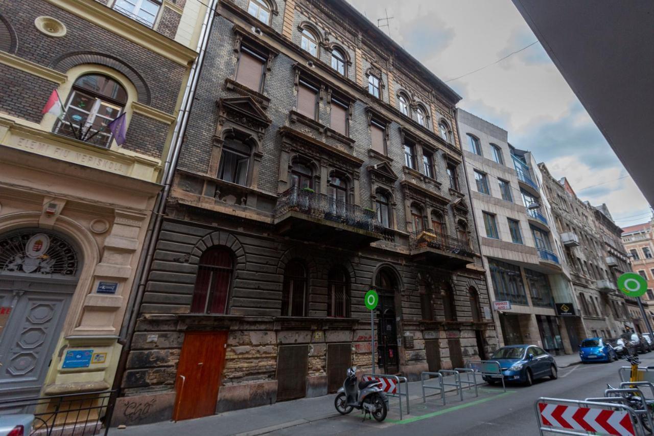 Spacious & Cozy Downtown Apartment With Balcony Budapest Eksteriør billede