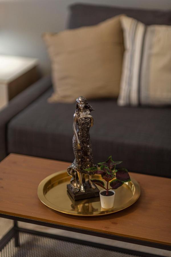 Spacious & Cozy Downtown Apartment With Balcony Budapest Eksteriør billede