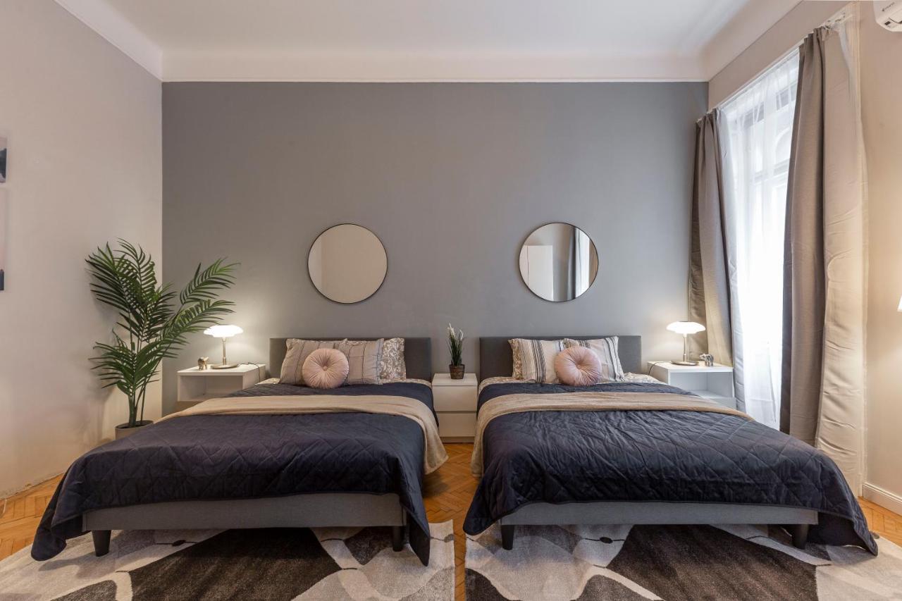 Spacious & Cozy Downtown Apartment With Balcony Budapest Eksteriør billede