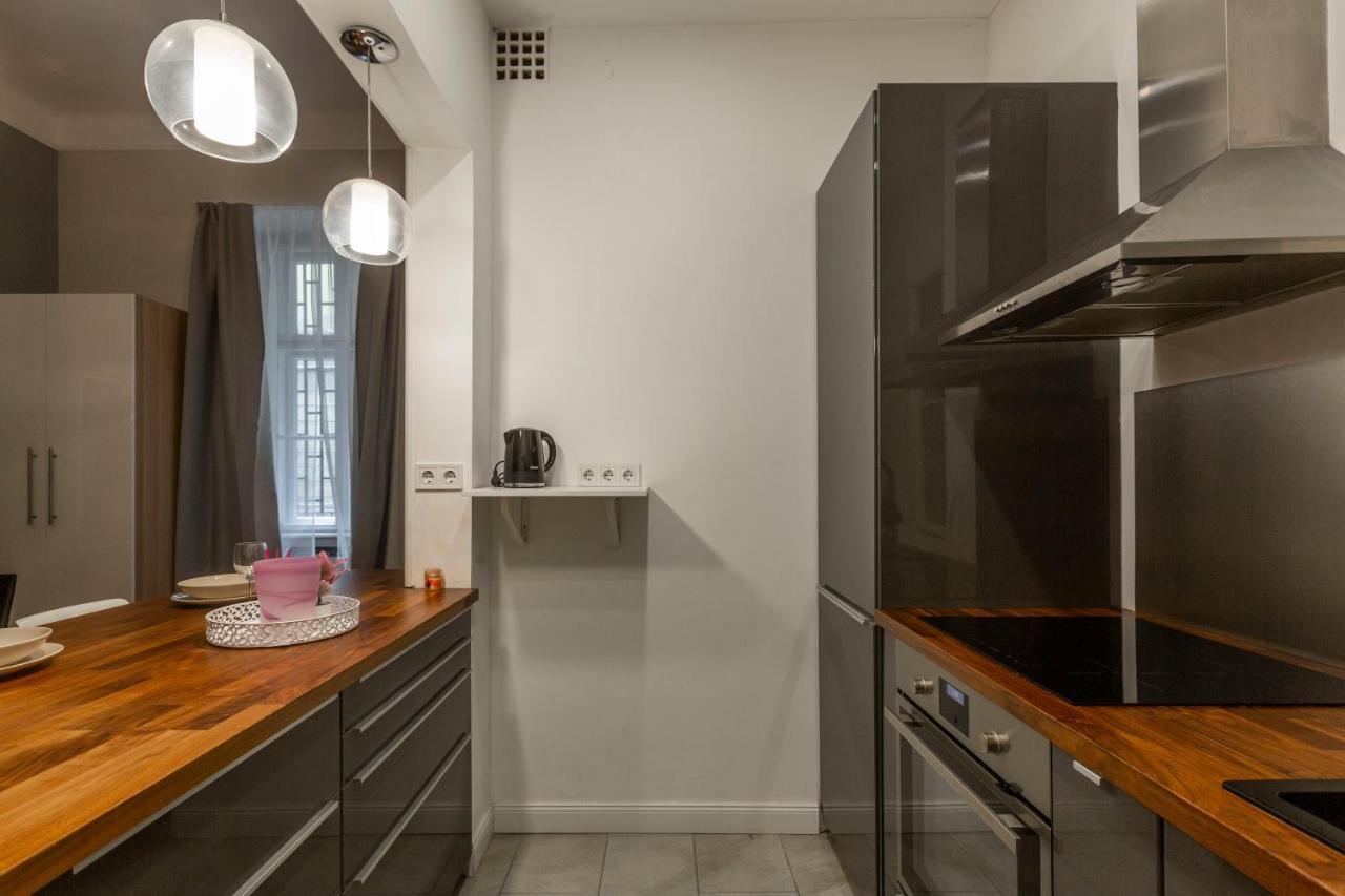 Spacious & Cozy Downtown Apartment With Balcony Budapest Eksteriør billede