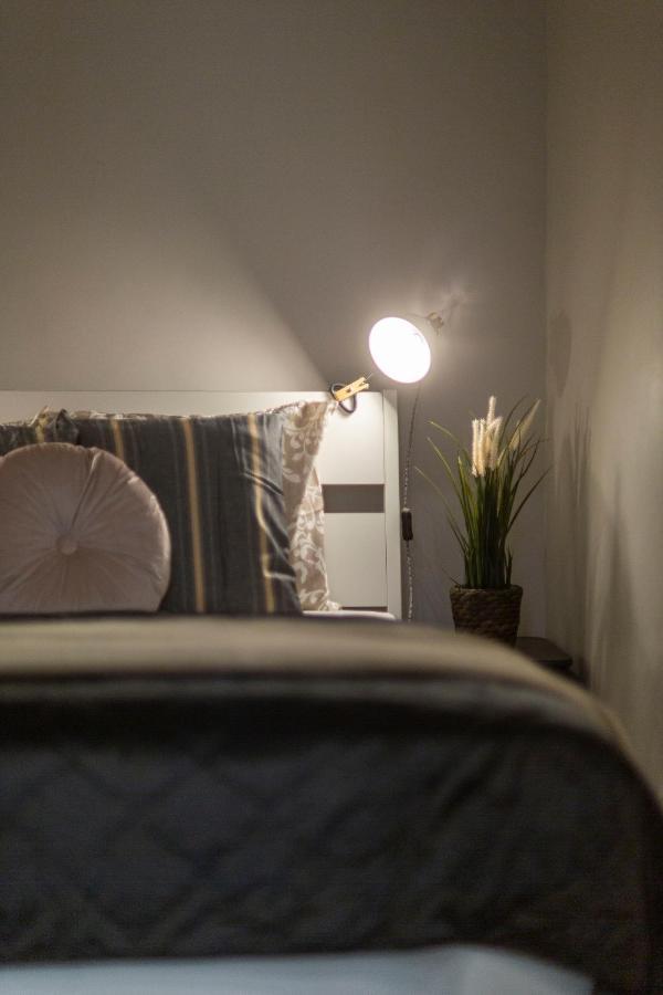 Spacious & Cozy Downtown Apartment With Balcony Budapest Eksteriør billede